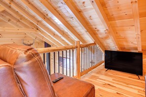 House (3 Bedrooms) | Interior - Chillicothe Cabin Near Hocking Hills State Park! (Chillicothe)