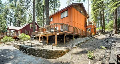 Long Barn Cabin w/ 2 Decks Near Skiing!