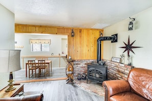TV, fireplace, iPod dock, books - Long Barn Cabin w/ 2 Decks Near Skiing! (Long Barn)