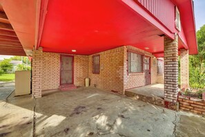 House (3 Bedrooms) | Interior - Single-story Brownsville Home ~ 2 Mi to Airport! (Brownsville)