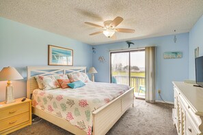 Apartment (3 Bedrooms) | Interior - Waterfront Nags Head Townhome w/ Amenity Access! (Nags Head)