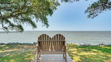 Apartment (3 Bedrooms) | Front of property