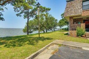 Apartment (3 Bedrooms) | Interior - Waterfront Nags Head Townhome w/ Amenity Access! (Nags Head)