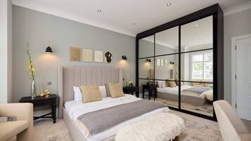 House (5 Bedrooms) | Exterior