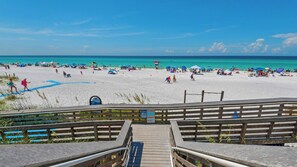 Beach nearby - Pinewood Views: 2BR | 2BA, Sleeps 6 + Free Attraction Tickets! (Santa Rosa Beach)
