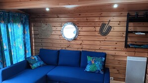 Living area - Unique stay on Jupiter, comfortable boat in Digoin (Digoin)