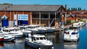 Marina - Unique stay on Jupiter, comfortable boat in Digoin (Digoin)