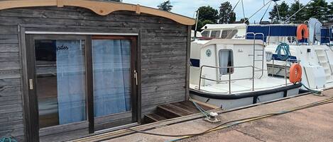 Enceinte de lâhĂ©bergement