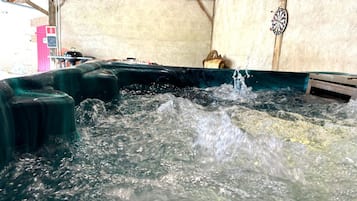 Bain à remous intérieur