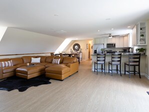 Smart TV y chimenea 
