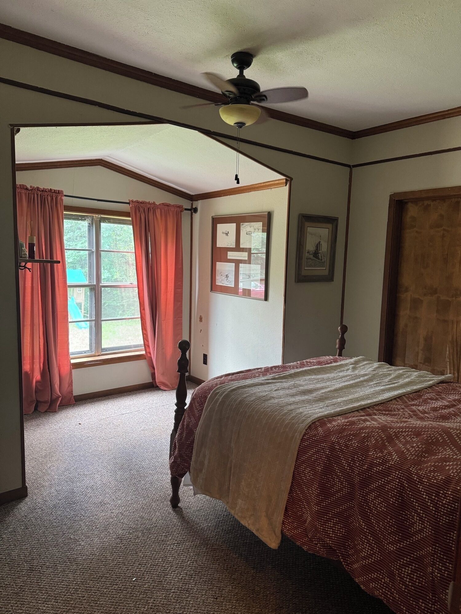 3 chambres, fer et planche à repasser, Wi-Fi, draps fournis