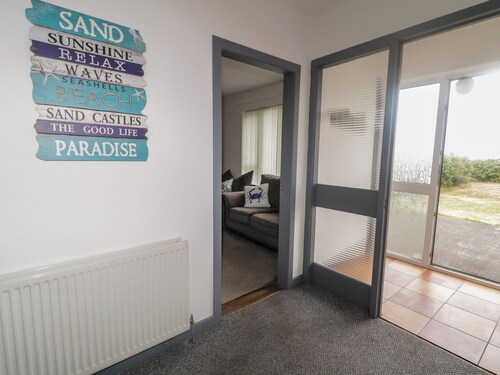 THE ISLAND'S VIEW, pet friendly in Gortahork, County Donegal