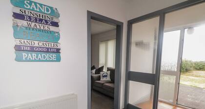 THE ISLAND'S VIEW, pet friendly in Gortahork, County Donegal