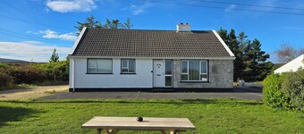 THE ISLAND'S VIEW, pet friendly in Gortahork, County Donegal