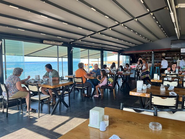 Free daily buffet breakfast - Koç Tatil Köyü (Ayvacik)