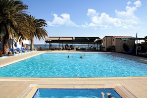 Seasonal outdoor pool - Koç Tatil Köyü (Ayvacik)