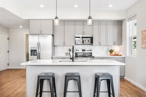 Condo, 2 Bedrooms | Private kitchen | Fridge, oven, coffee/tea maker, toaster - Paradise Cove 2 Bedroom Condo (St. George)