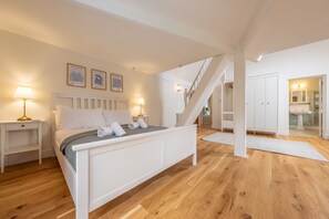 3 bedrooms, iron/ironing board, free WiFi, bed sheets - Mill Cottage, Wells-next-the-Sea (Wells-next-the-sea)