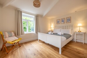 3 bedrooms, iron/ironing board, Internet, bed sheets - Mill Cottage, Wells-next-the-Sea (Wells-next-the-sea)