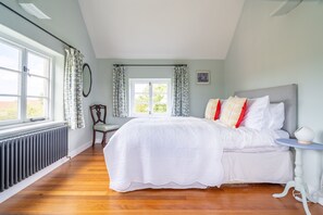 5 dormitorios, tabla de planchar con plancha, Internet y ropa de cama