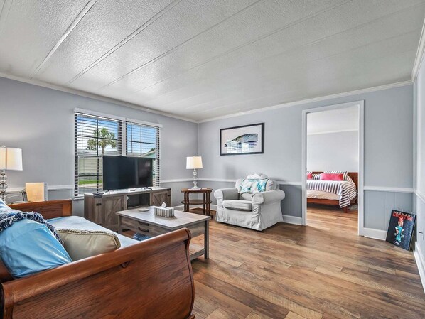 3 室のベッドルーム、アイロン / アイロン台、WiFi (無料)、ベッドシーツ