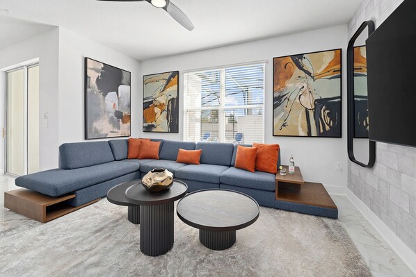 Televisión, videojuegos, estéreo y oficina 