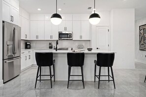 Fridge, microwave, oven, stovetop - Sasha's Street | I-Drive Villa w/ Huge LR/DR, Science Lab BR, PVT Pool & Patio (Orlando)