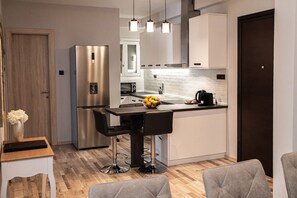 Mikrowelle, Ofen, Geschirrspüler