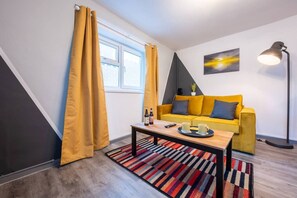 Classic Apartment, 1 Double Bed with Sofa bed, Non Smoking, Kitchen | Living area