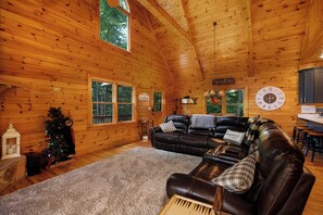 TV connectée, cheminée, baby-foot, table de tennis de table