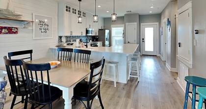 Copano Coastal Gem | Bayfront Views + Access to Pool!