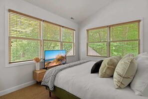 4 bedrooms, iron/ironing board, travel cot, WiFi