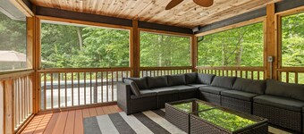 Juniper Presents, Gray Haven: A Stunning Woodland Retreat with Pool