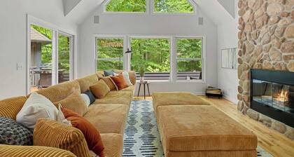 Gray Haven: Stunning Woodland Retreat w/ Pool