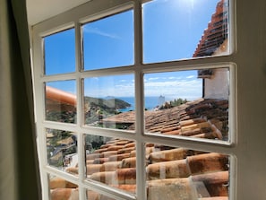 Quarto família | Roupas de cama antialérgicas, edredons de pluma, frigobar