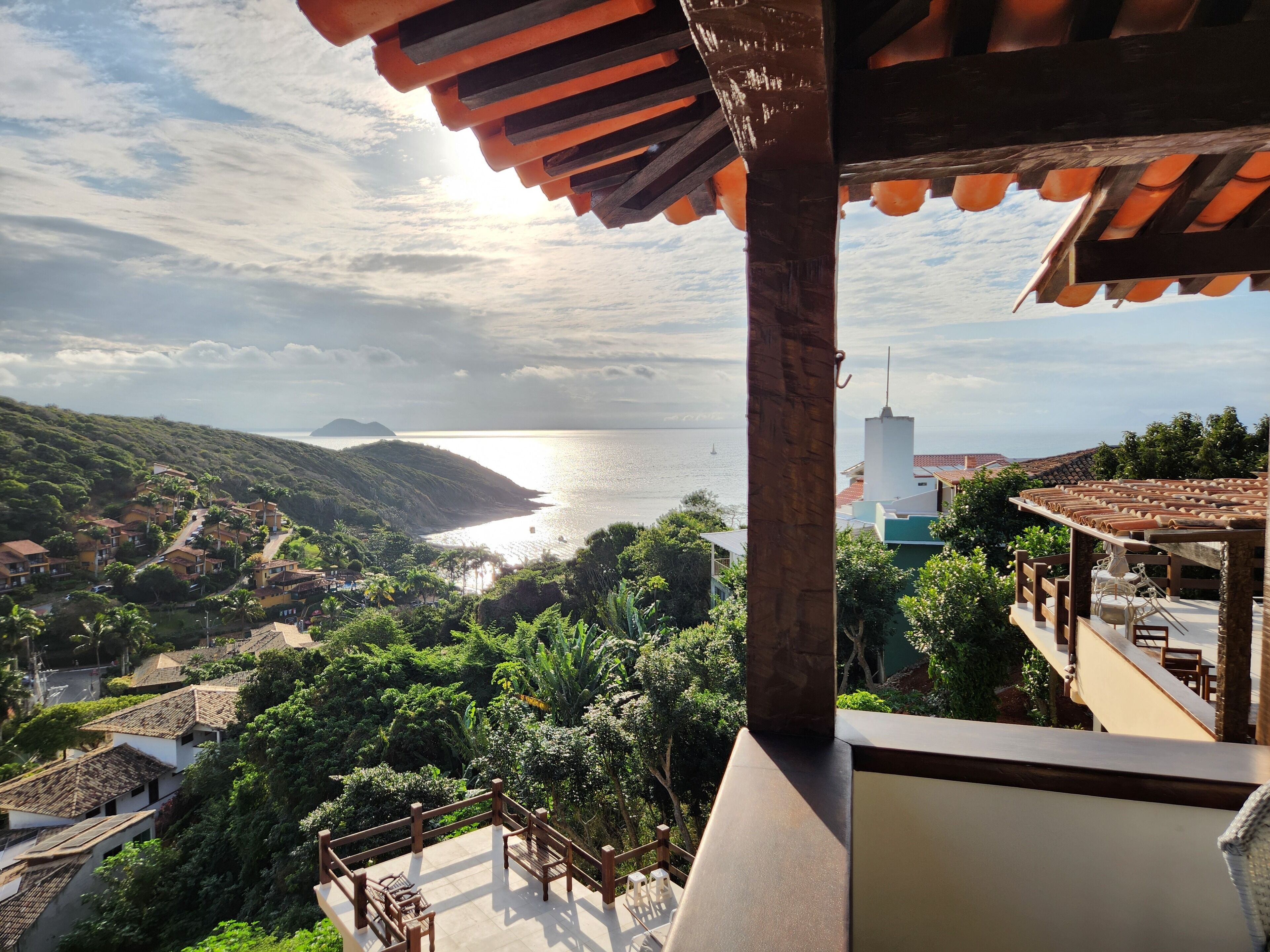 Quarto quádruplo superior, vista para o mar | Roupas de cama antialérgicas, edredons de pluma, frigobar