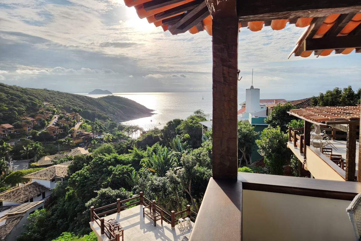 Quarto quádruplo superior, vista para o mar | Roupas de cama antialérgicas, edredons de pluma, frigobar