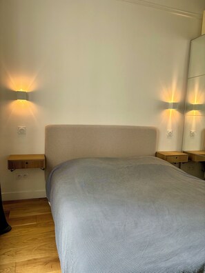 1 bedroom, iron/ironing board, WiFi, bed sheets - Charmant Appartement Paris (Paris)