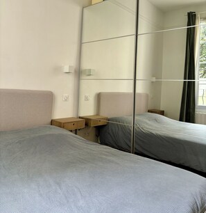 1 chambre, fer et planche à repasser, Wi-Fi, draps fournis