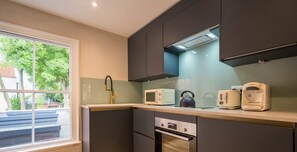 Apartment | 1 bedroom, desk, iron/ironing board, Internet - The Loft - 1 Bed Luxury Apartment With Bathtub (Henley-on-Thames)