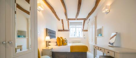 1 bedroom, iron/ironing board, Internet