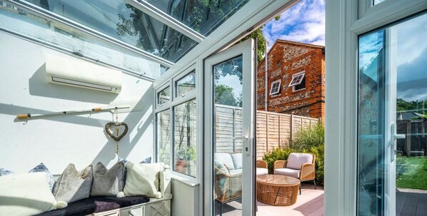 Casa | 2 habitaciones, escritorio, tabla de planchar con plancha y internet 