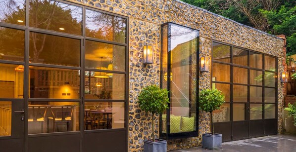 独立别墅 | 5 多间卧室、办公桌、熨斗/熨衣板、高速上网