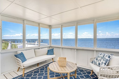 Shell Shack on Chincoteague - Bayfront Hot Tub!