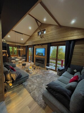 Smart TV, fireplace - Superb Savoyard family chalet with Mont Blanc view in Combloux Megève with sauna  (Combloux)