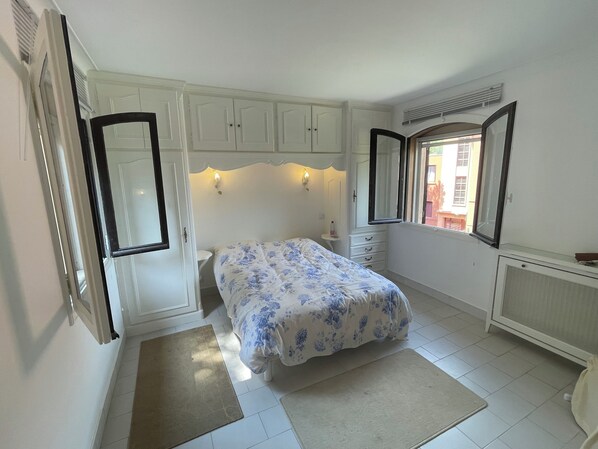 3 bedrooms, iron/ironing board, free WiFi, bed sheets - Maison Proche des Plages (Théoule-sur-Mer)