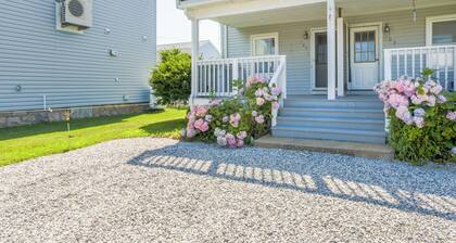 Cozy Costal Retreat in the heart of Groton's charming beach community,