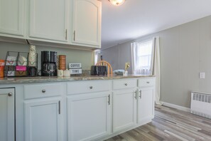 Interior - Cozy Costal Retreat in the heart of Groton's charming beach community, (Groton)