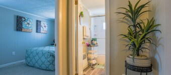 Cozy Costal Retreat in the heart of Groton's charming beach community,