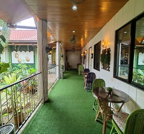 Front of property - Cozy Princesa Hotel (Manila)
